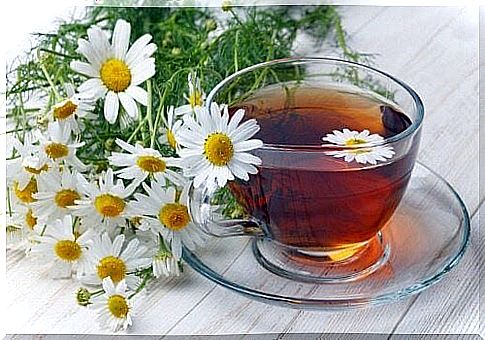 Chamomile in natural remedies for bloating