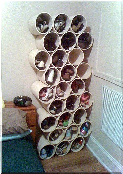 Organizing the closet space with pvc tubes