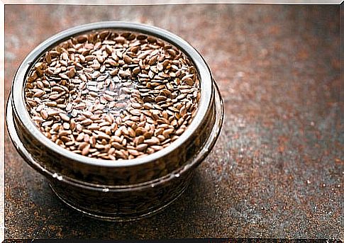 Flax seeds in natural cough syrup recipes