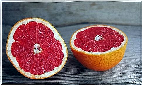 Grapefruit on the list of foods that burn fat