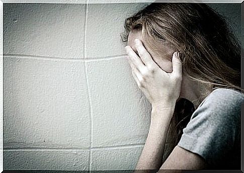 Signs that you are a victim of verbal abuse that leaves emotional scars