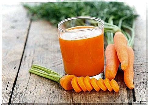 Kidney detox juice recipe prepared with carrots