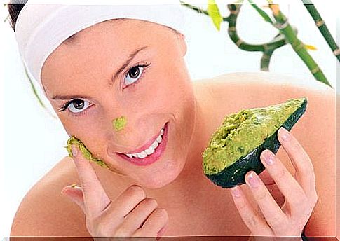 An avocado mask keeps the circles away