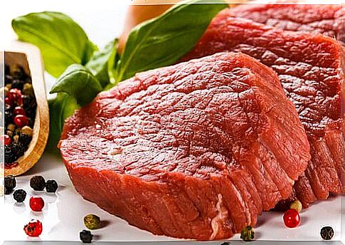 Red meat can be responsible for the unpleasant smell of the body