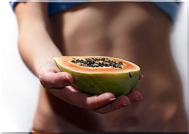 Papaya is one of those fruits for a flat stomach