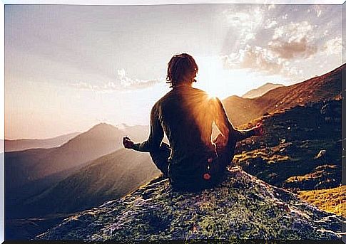 How to attract positive energy through calm and meditation