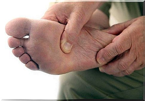 How to treat diabetic foot at home