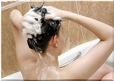 Is it wrong to wash your head every day?