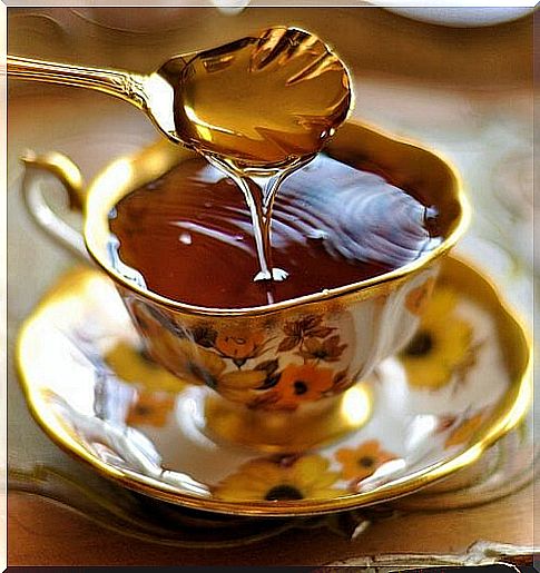 Bee honey relieves sore throats