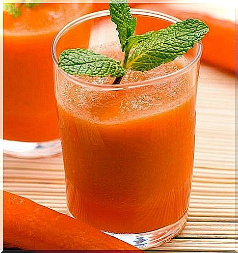 Carrot and mint juice as a remedy for sore throat