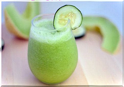 Milkshake for slimming with watermelon, apple and cucumber