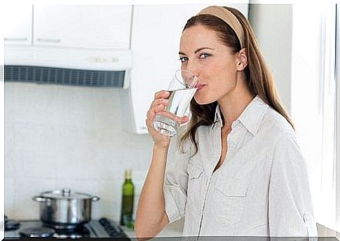 Natural tricks for rejuvenating the skin by consuming fluids