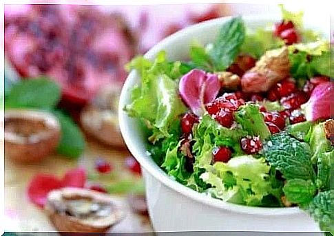 Salad recipe with endive and pomegranate